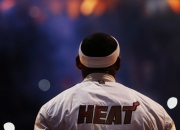 开云下载-鹈鹕火力全开压制湖人，贝恩主宰比赛走向