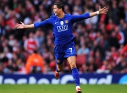 开云下载-当猛龙遇上国王，布克如何用唯一性统治全场