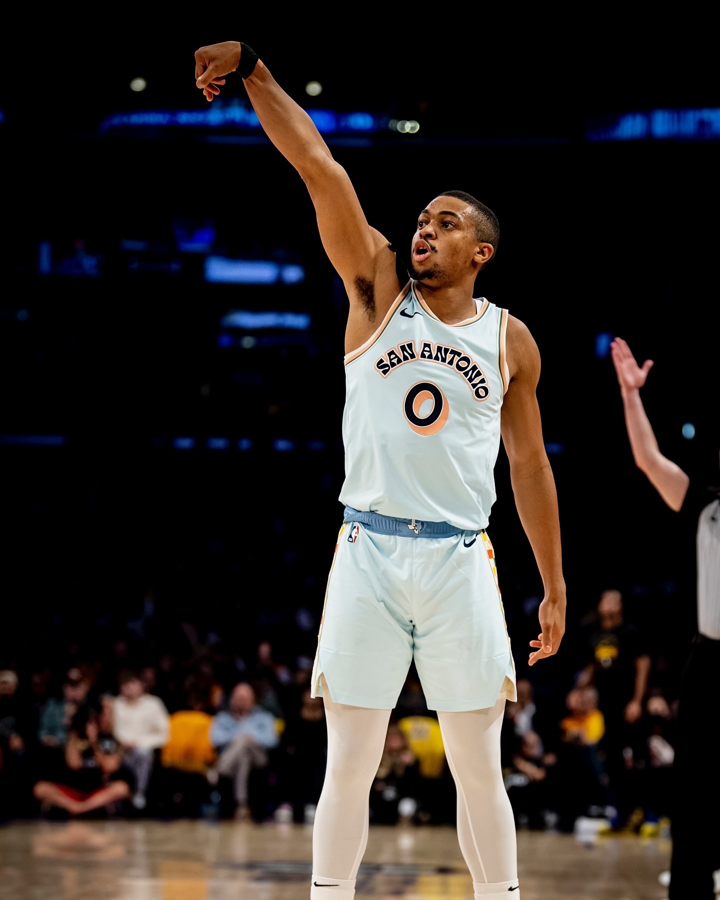 马刺完胜湖人,卡鲁索高光表现 马刺完胜湖人,卡鲁索高光表现