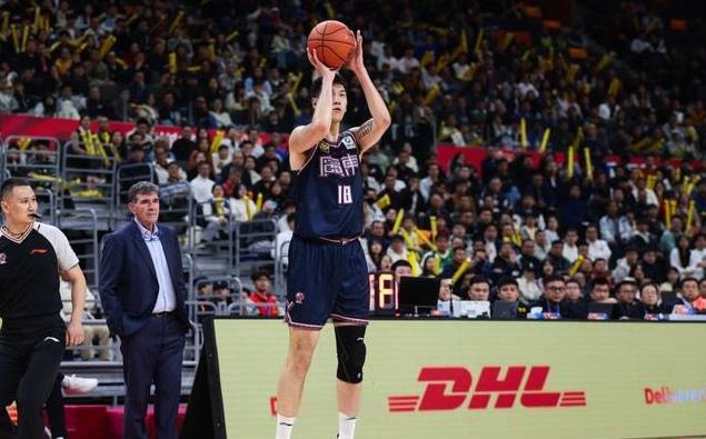 广东队主帅大胆战术调整,最终拿下悬念比赛 广东队主帅大胆战术调整,最终拿下悬念比赛