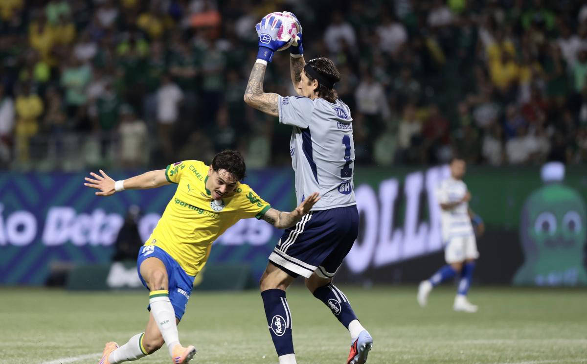 里昂队在比赛中获得了重要胜利 里昂队在比赛中获得了重要胜利