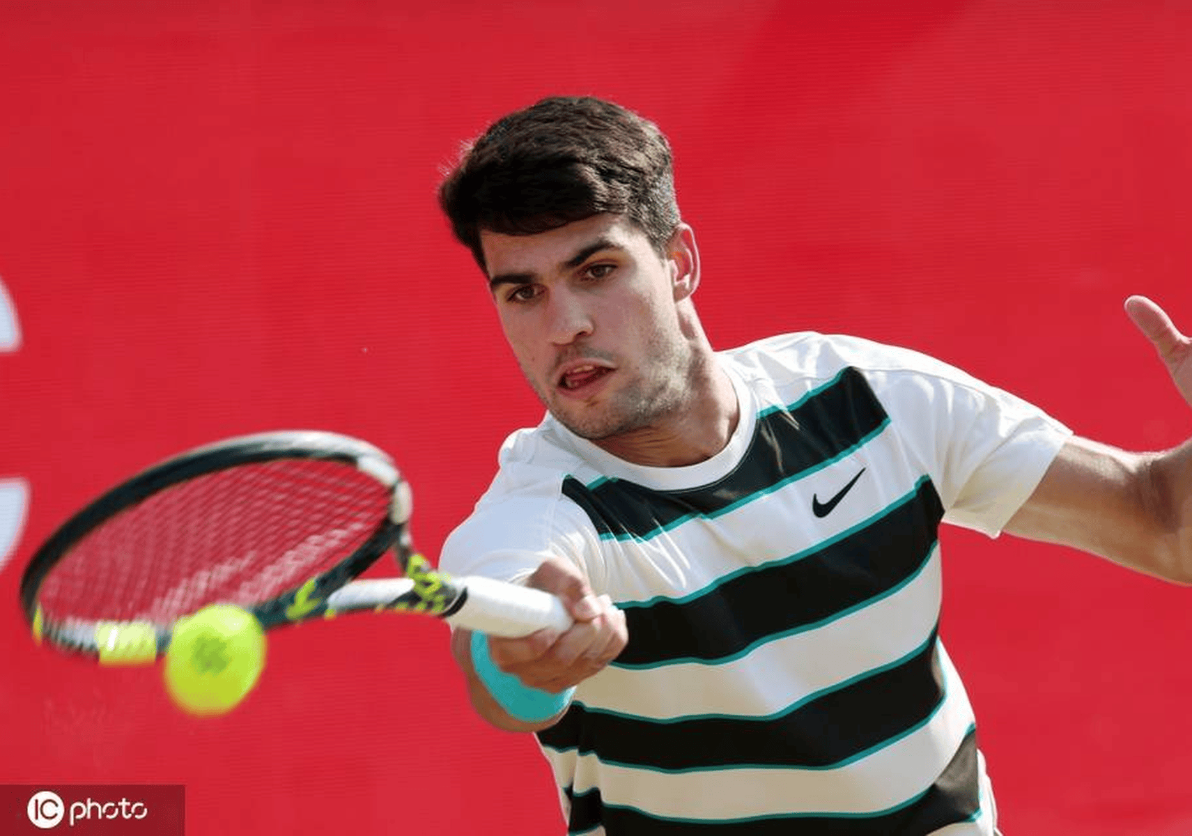 包含ATP总决赛完胜法网，阿尔卡拉斯关键制胜的词条