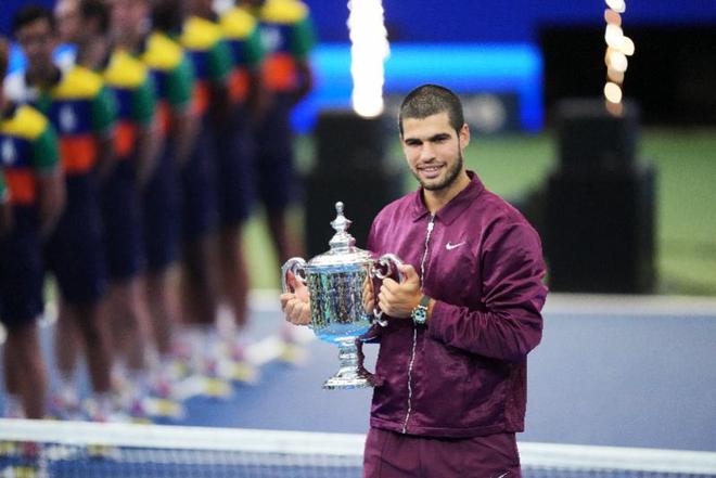 包含ATP总决赛碾压拉沃尔杯，穆雷关键制胜的词条