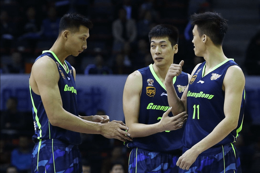 江苏队完胜天津队,易建联统治全场 江苏队完胜天津队,易建联统治全场