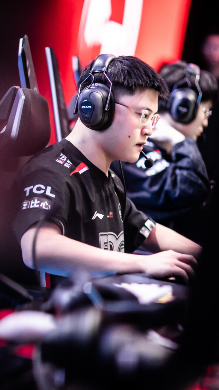 T1鏖战EDG，Kanavi爆发神勇的简单介绍