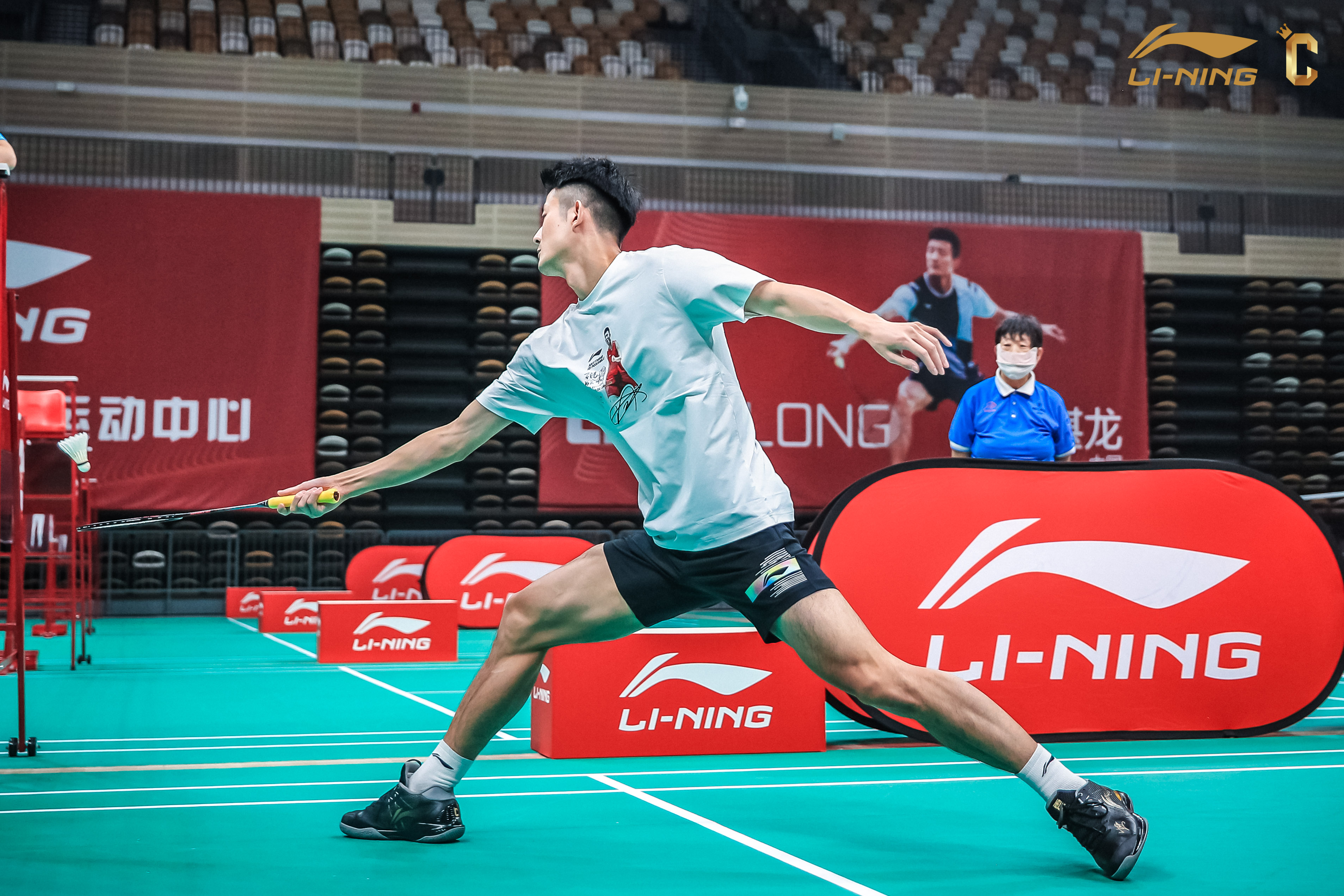 法国羽毛球队血洗中国羽毛球队，谌龙送出助攻