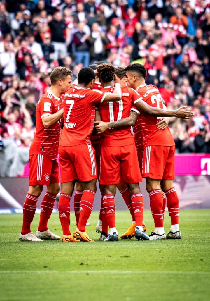 包含莱比锡红牛碾压拜仁，阿尔瓦雷斯带队取胜的词条