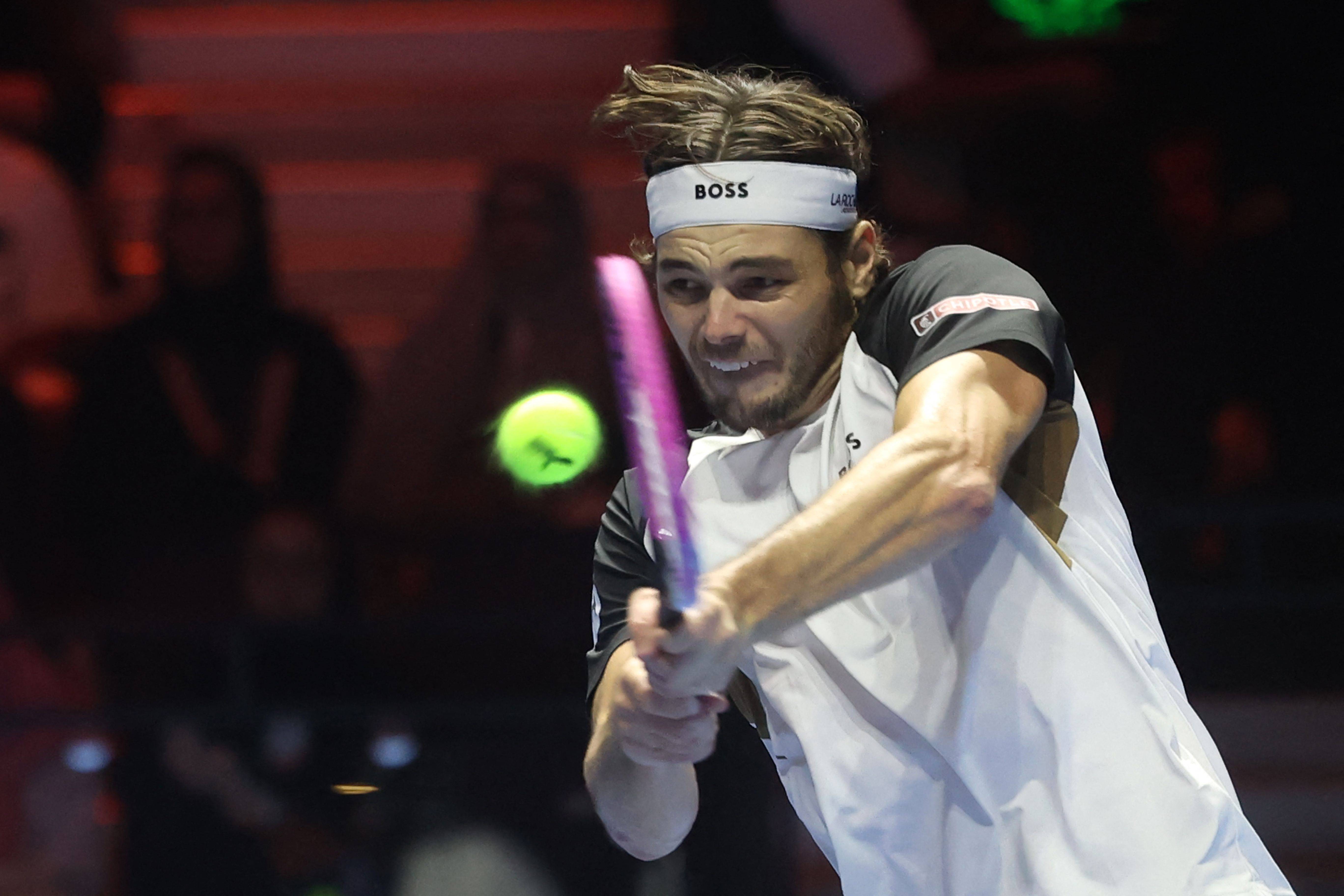 日本网球队横扫英国网球队，阿尔卡拉斯爆发神勇的简单介绍