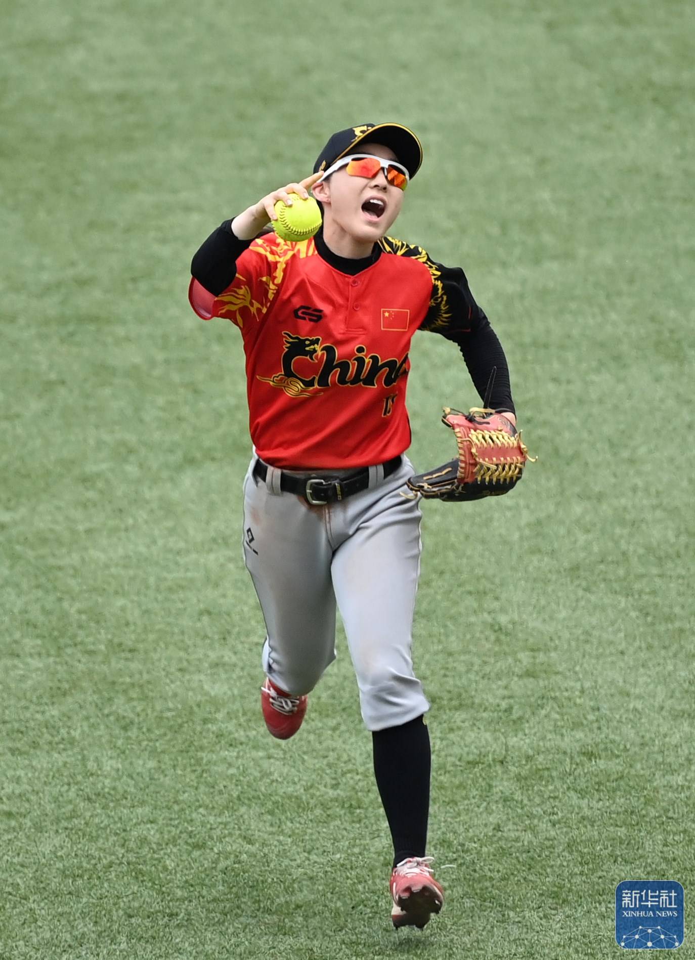 中华台北队在比赛中大获全胜，登顶