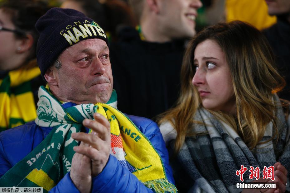 关于圣埃蒂安球员集体转会请求，引发团队动荡的信息