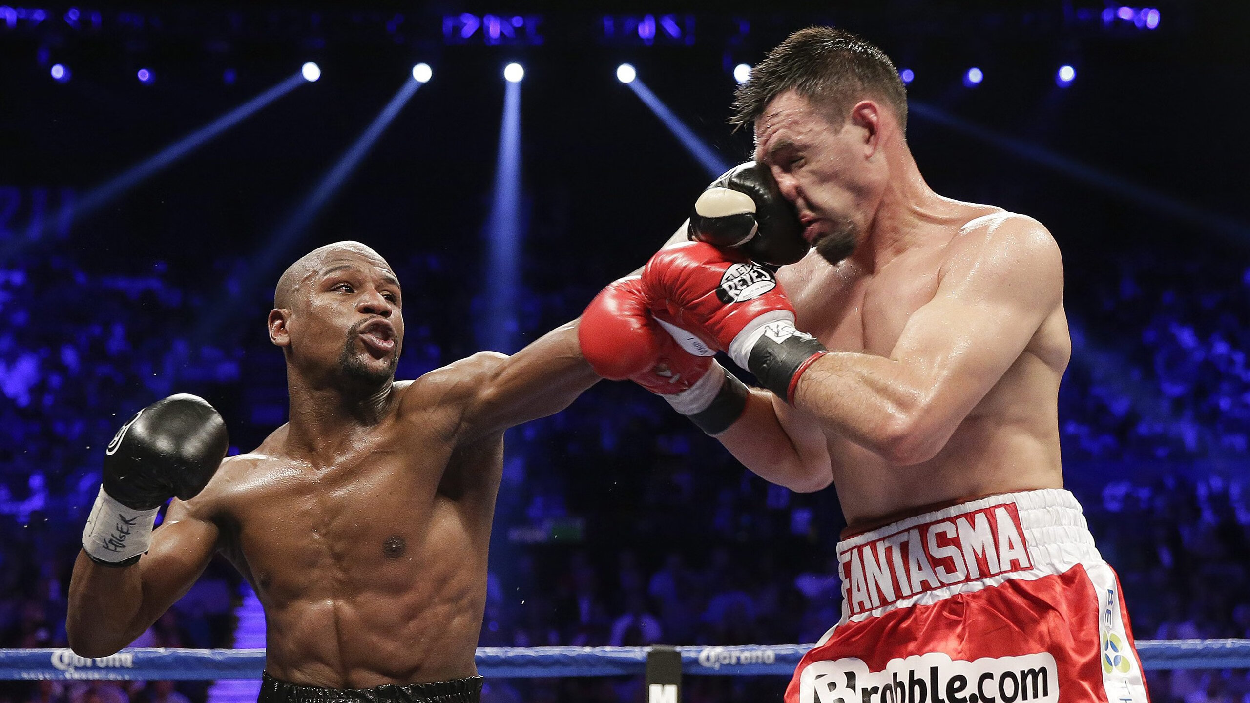 NBA季后赛之夜，当时间凝固，詹姆斯再次定义关键时刻