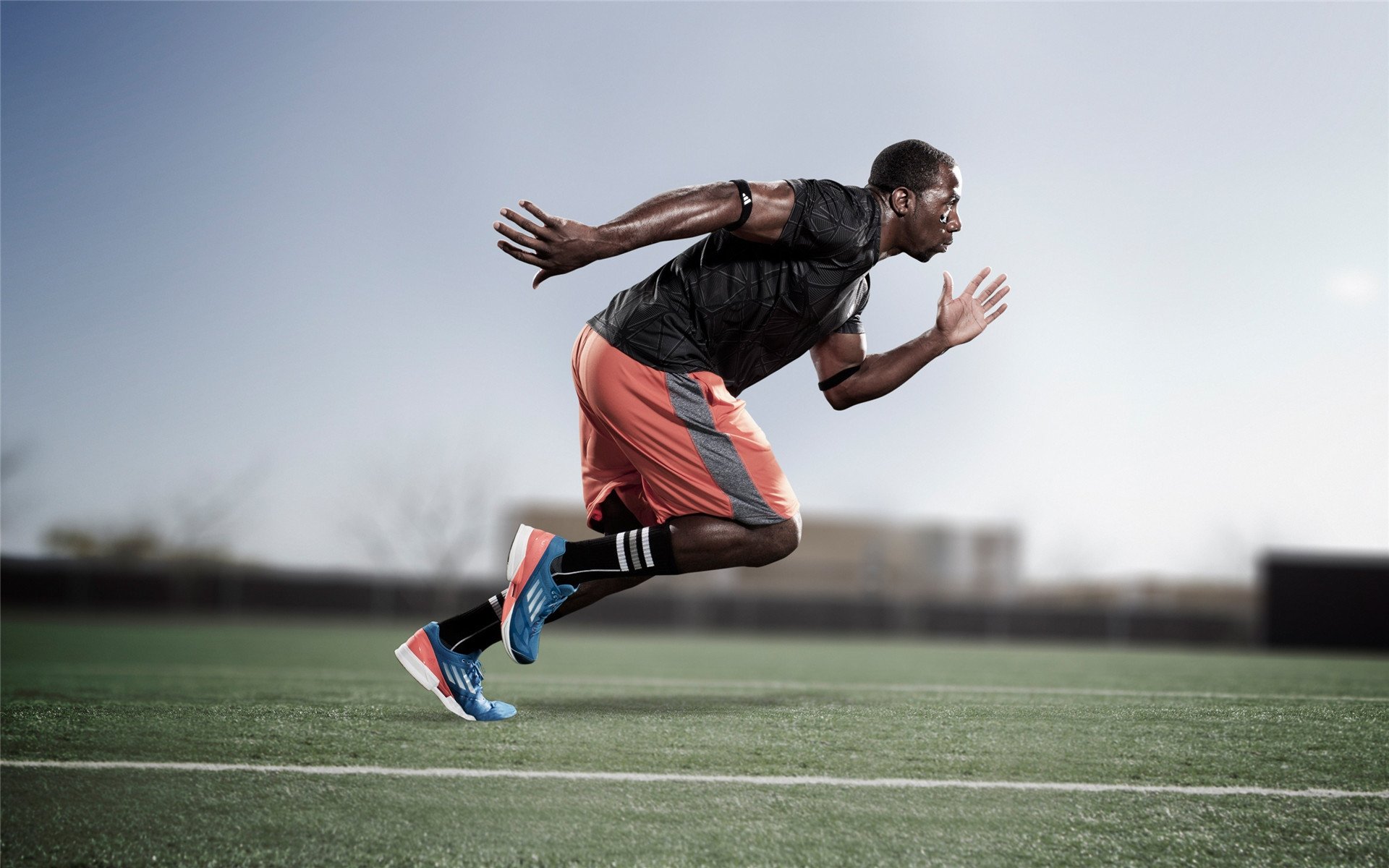 马刺打穿深圳队，布伦森硬仗之王，跨越时空的篮球精神对话